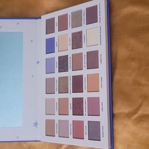NIB Ciate London I Am Woman 24 Shade Eyeshadow Palette V2